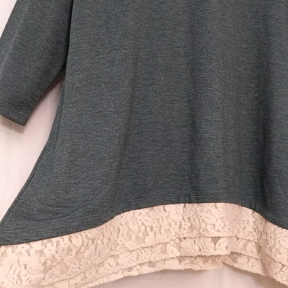 LOGO Tunic - Picture 3 of 8